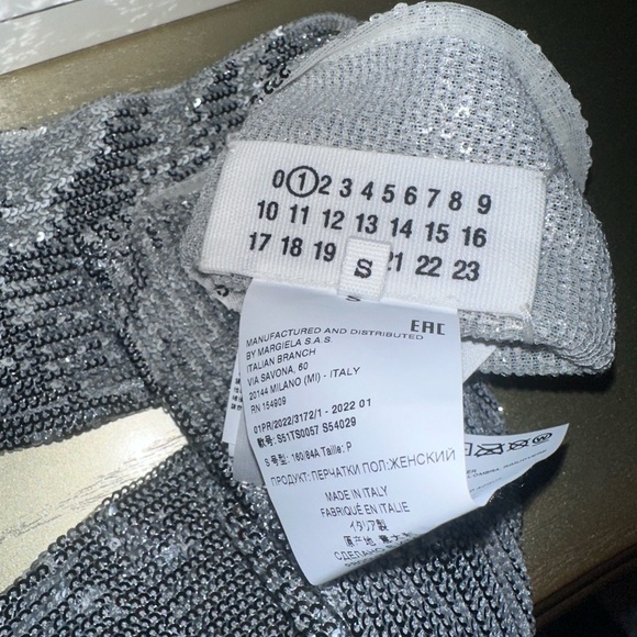 Maison Margiela Paris Silver Sequin Gloves- Sold out! - Picture 5 of 5